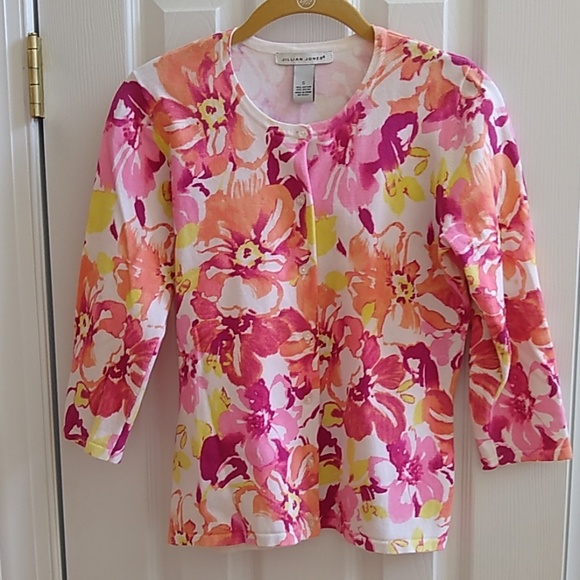 Jillian Jones Tops - BEAUTIFUL floral cotton cardigan 3/4 sleeve